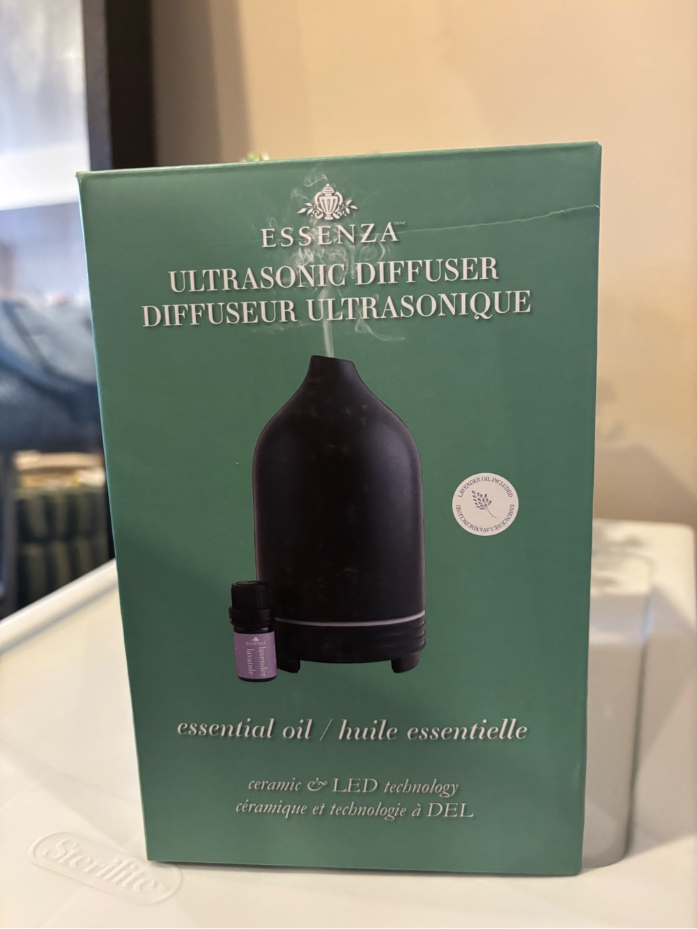 Brand new ESSENZA Ultrasonic Diffuser & oil set